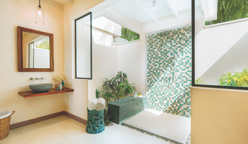 Deluxe Beach Villa with Pool, Bathroom